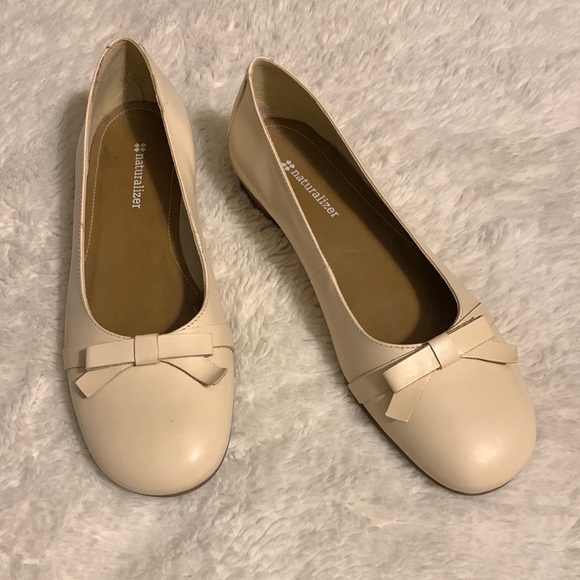 Naturalizer Bow Tie Flats - Picture 1 of 6
